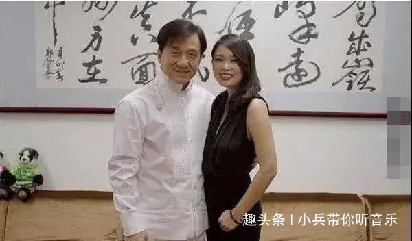 艺术家$美女用上万根筷子拼成成龙,没有一人相信,看到成品后全傻