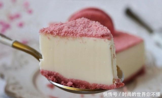 这蛋糕用酸奶和牛奶就能做,免蒸烤,入口即化,好吃不上火