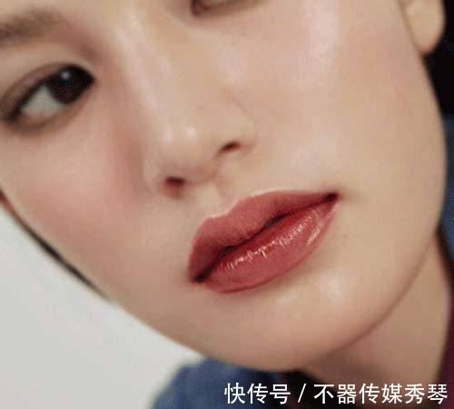 醉象|我不允许还有谁不知道水光唇釉的杀伤力