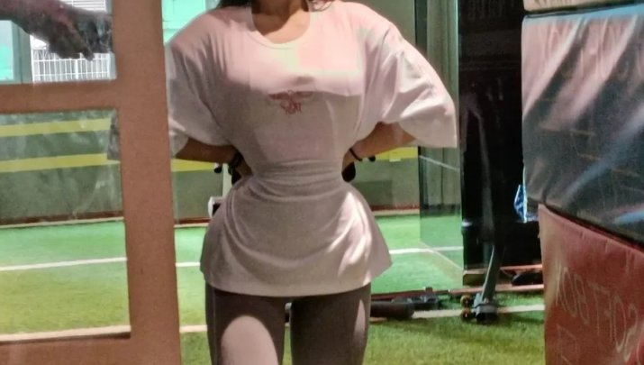 手臂|女人练出粗手臂，搭配细腰宽臀，是什么样子？