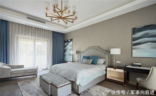 芒果|美式轻奢案例分享：客厅芒果黄色沙发、开放式厨房，全铜灯精致