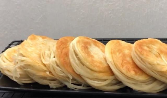 千丝饼这样做最好吃,柔软筋道层次多,一做就是3锅,每锅吃干净