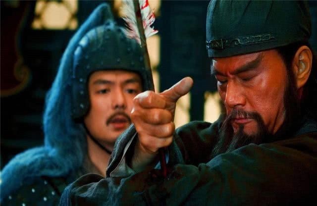 当中|赵云面对百万曹军能七进七出,为何关羽麦城被围却杀不出去
