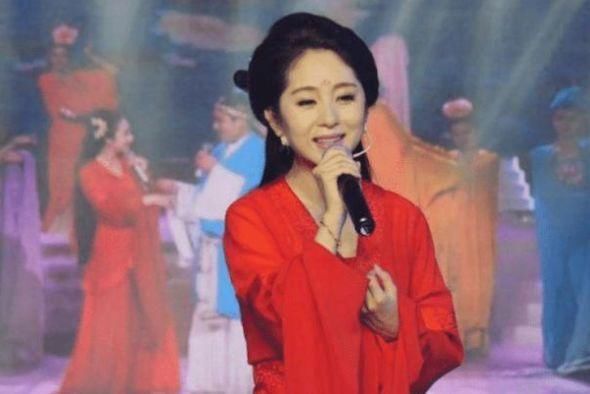 音讯|28岁的她因《星光大道》成名,32岁抢了别人老公,35岁活成这样!