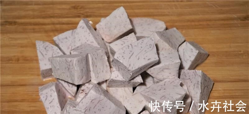 红豆|红豆加一宝,隔三差五吃,头发乌黑亮丽,口臭也没了,女人要多吃