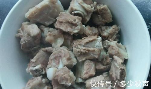 碱性|冬天,女人要多吃这种“碱性食物”,皮肤好,头发乌黑,牙齿健康