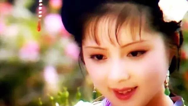 宝钗|与哥哥吵架后,宝钗为什么哭了一夜她在伤心什么