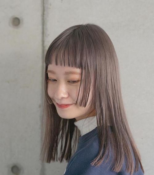 发型灵感：懒人好整理的直发，也可以充满空气感！