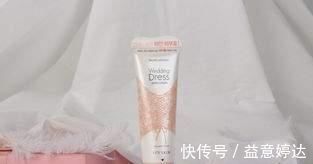 皮肤|洗澡后,啥时候抹“身体乳”效果好?很多人都做错了,难怪皮肤干