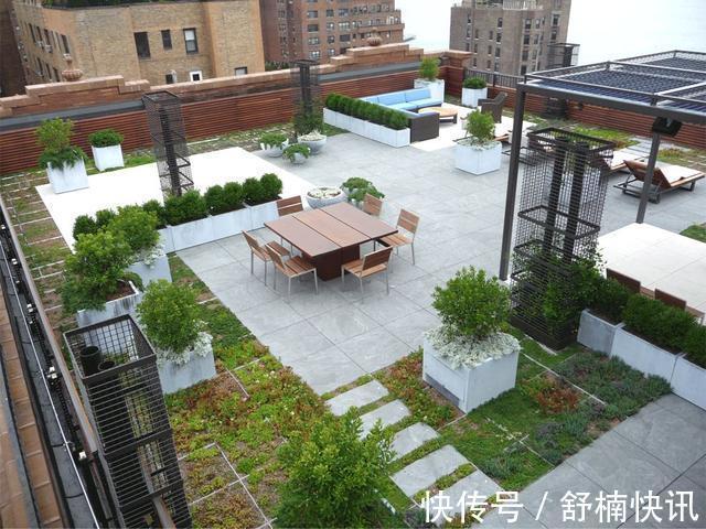 我要是住顶楼有露台,才不会只种花,一半影院、泳池独享双份快乐