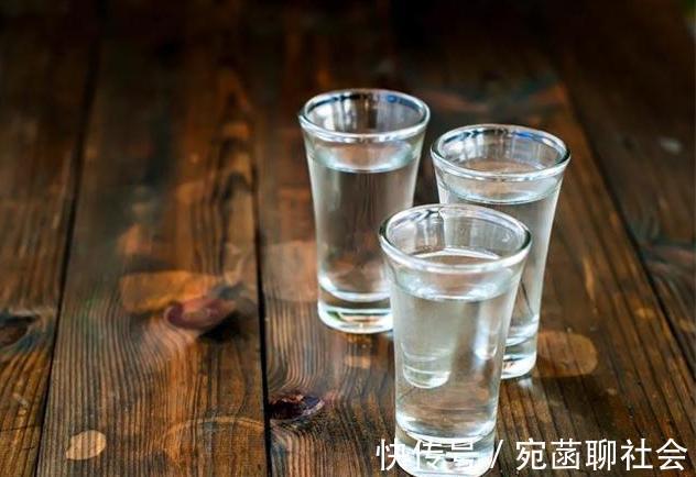 冷知识$关于白酒的4个冷知识,喝酒的人也不一定明白,看完让你茅塞顿开