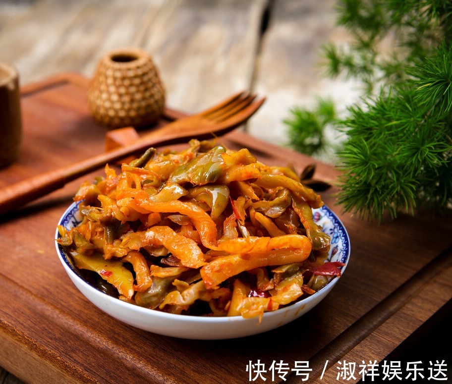 中老年人|骨质疏松不能吃鸡蛋骨科医生要想骨骼健康,2种食物别太贪吃