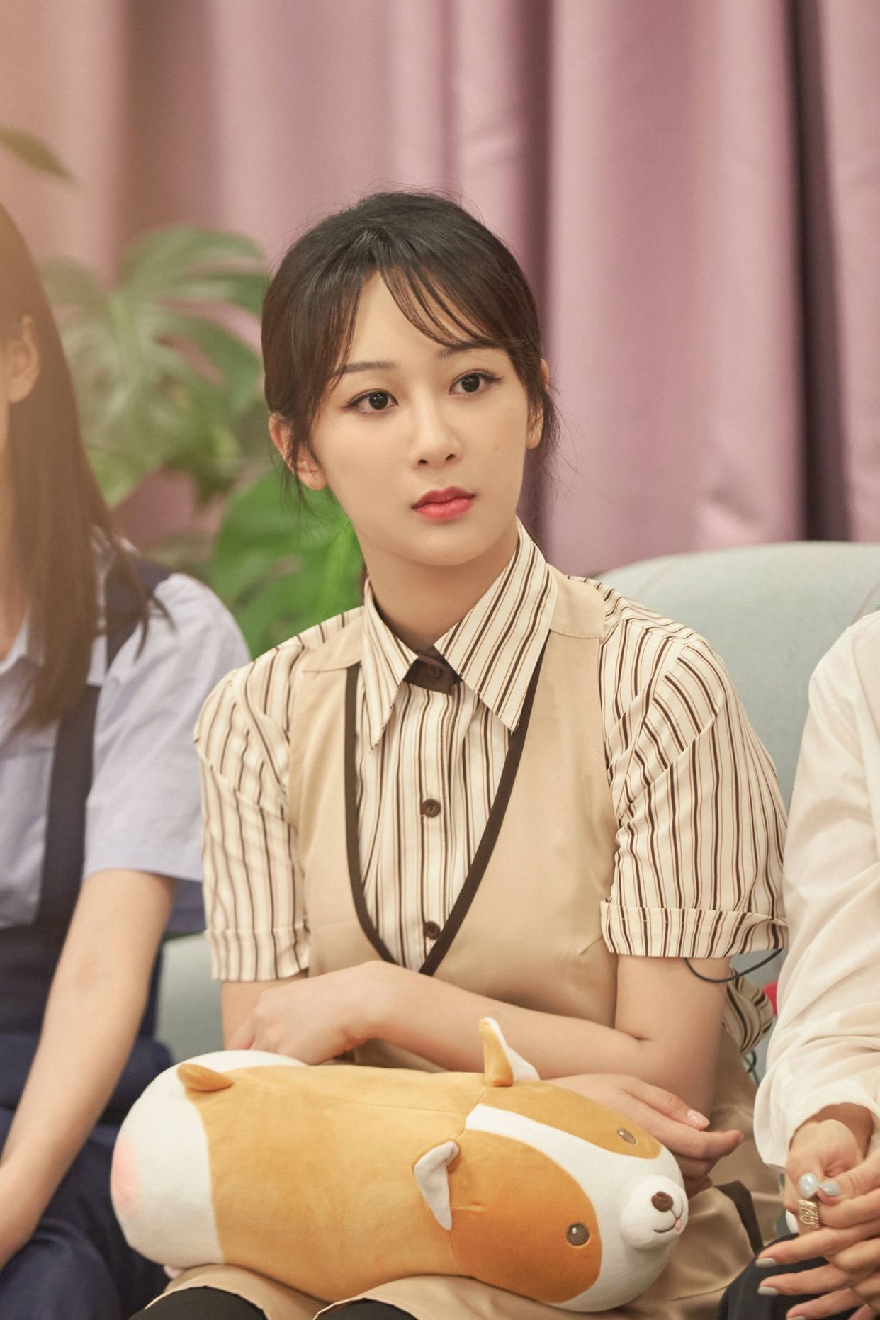 邱瑩瑩|黃子韜給楊紫整害羞了, 脫口而出兩個字, 誰注意蔣欣說了啥?