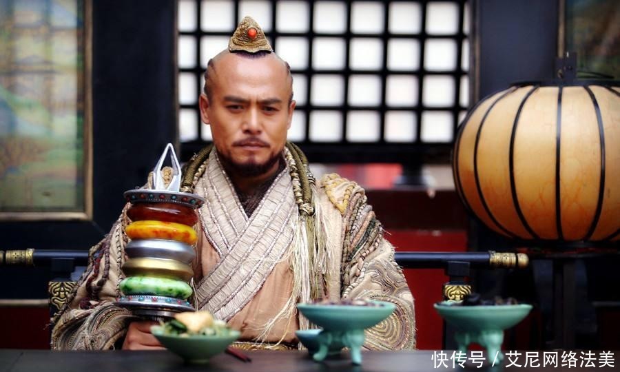 射雕三部曲中,十大好斗角色,排名第一的名字中就有一个“斗”字