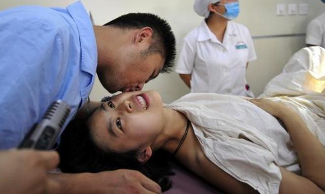 顺产|丈夫陪产时,妻子对其''口吐芬芳'',丈夫一巴掌下去世界都安静了