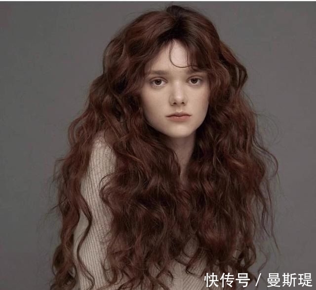 发型 女人过了40岁,千万别留这3种发型,又土又“显老”,希望你没有