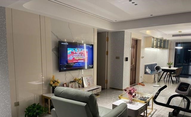 玄关|装修一年多终于完工,墙面刷艺术墙漆非常有档次,一家人都满意