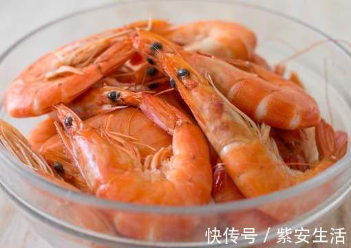 肉嫩|不管煮活虾还是冻虾,掌握3个小技巧,煮出来鲜香肉嫩无腥味