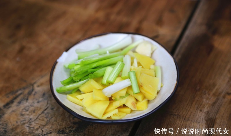 做法|无保留分享《姜葱炒蟹》简单详细做法,味道鲜美