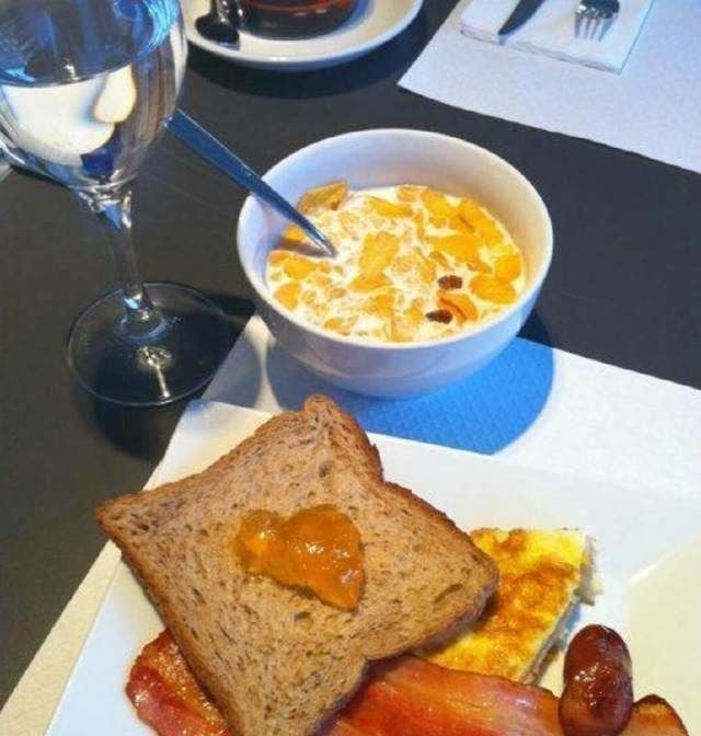 8位明星的早餐，谢娜寒酸，朱茵接地气，而我最想吃陈赫的