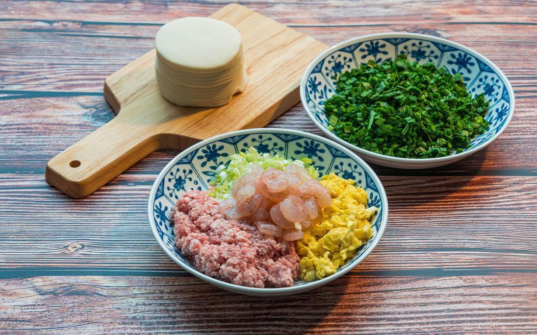 鲜香|春天的韭菜最鲜香，包饺子时不能直接拌馅，多做1步，翠绿不出水