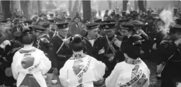 上战场|二战时期的日本女人有多“疯狂”？为支持二战，使用的手段“绝了”