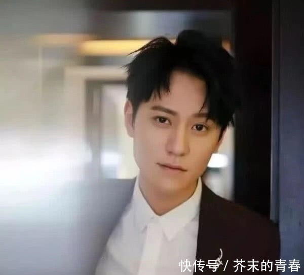 杨紫秦俊杰分手一年后 杨紫发生翻天覆地的变化 而秦俊杰现状堪忧 快资讯