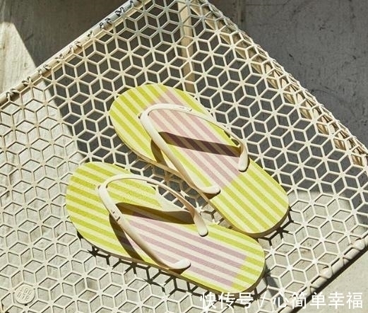 拖鞋 如何把夹趾人字拖穿出高级感?你必须先了解这三个拖鞋品牌