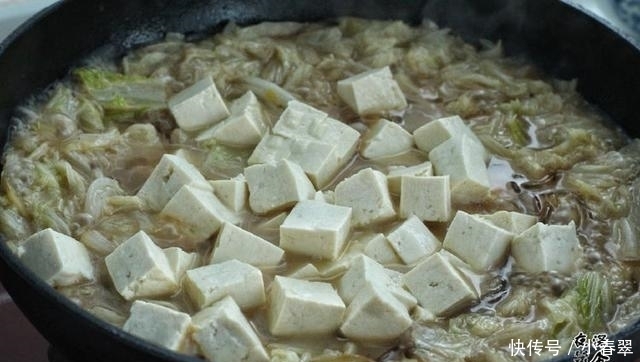 暖洋洋|东北冬天最常吃的菜,白菜豆腐炖粉条,吃完浑身暖洋洋