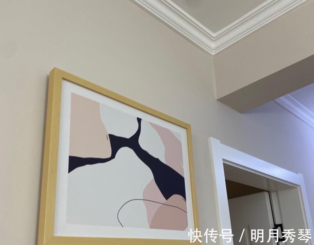 原木色|她家花了三个月装修完工,不做电视墙,不做吊顶,越简单越耐看