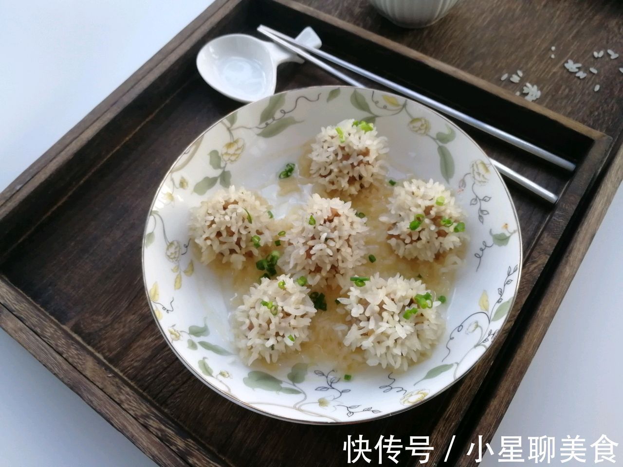 肉香|米饭和肉搭配做成小丸子，一口一个，香气四溢