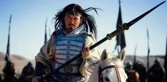 马超|马超投靠刘备的时候，带了多少人马马超还有自己的势力吗