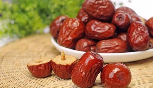 女性擔心老太快，常吃幾種食物，消腫利尿，化痰止咳，早知早好