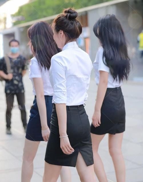 一字带 短袖衬衫搭配包臀半身裙,端庄优雅,又不失迷人气质!