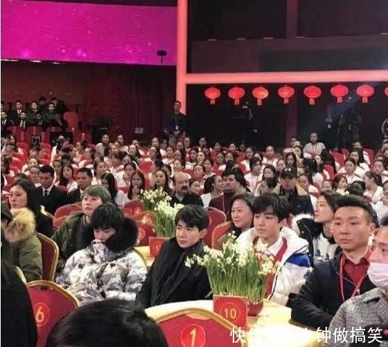 伴舞者 春晚不对外售票,那么现场观众席坐的都是什么人?他们身份不简单