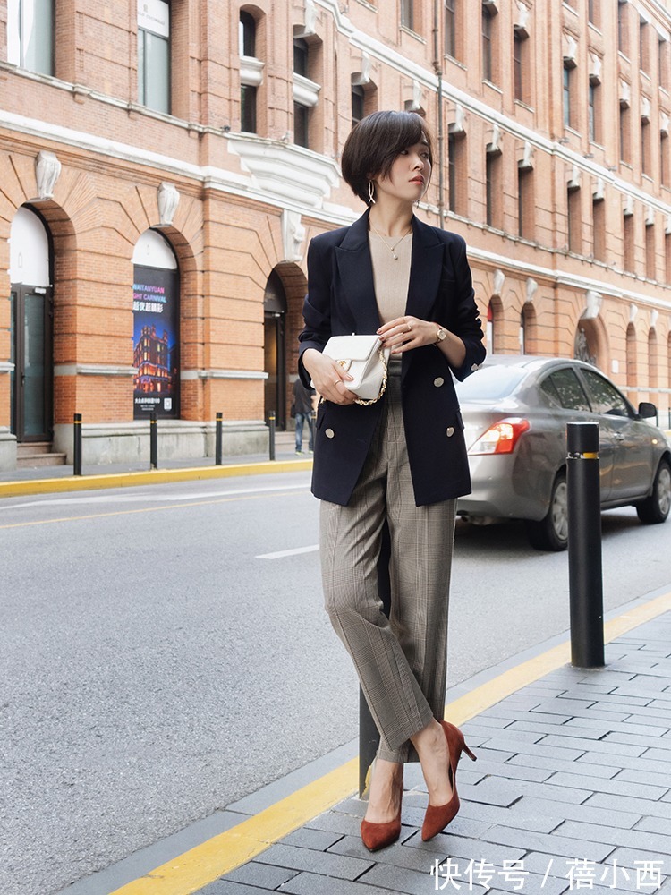 高跟鞋|秋季建议中年女性多穿西装,搭配牛仔裤、阔腿裤,半身裙显高显瘦