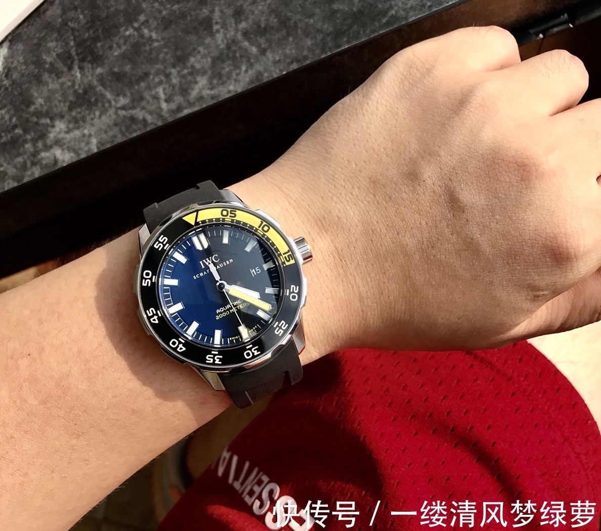 腕表 三十五岁男士戴劳力士被骂引起争议,万国海洋时计怎么样!