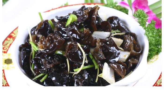 骨质疏松|吃一次强过8斤黑木耳，骨质疏松的人若爱吃，养成“铁骨”