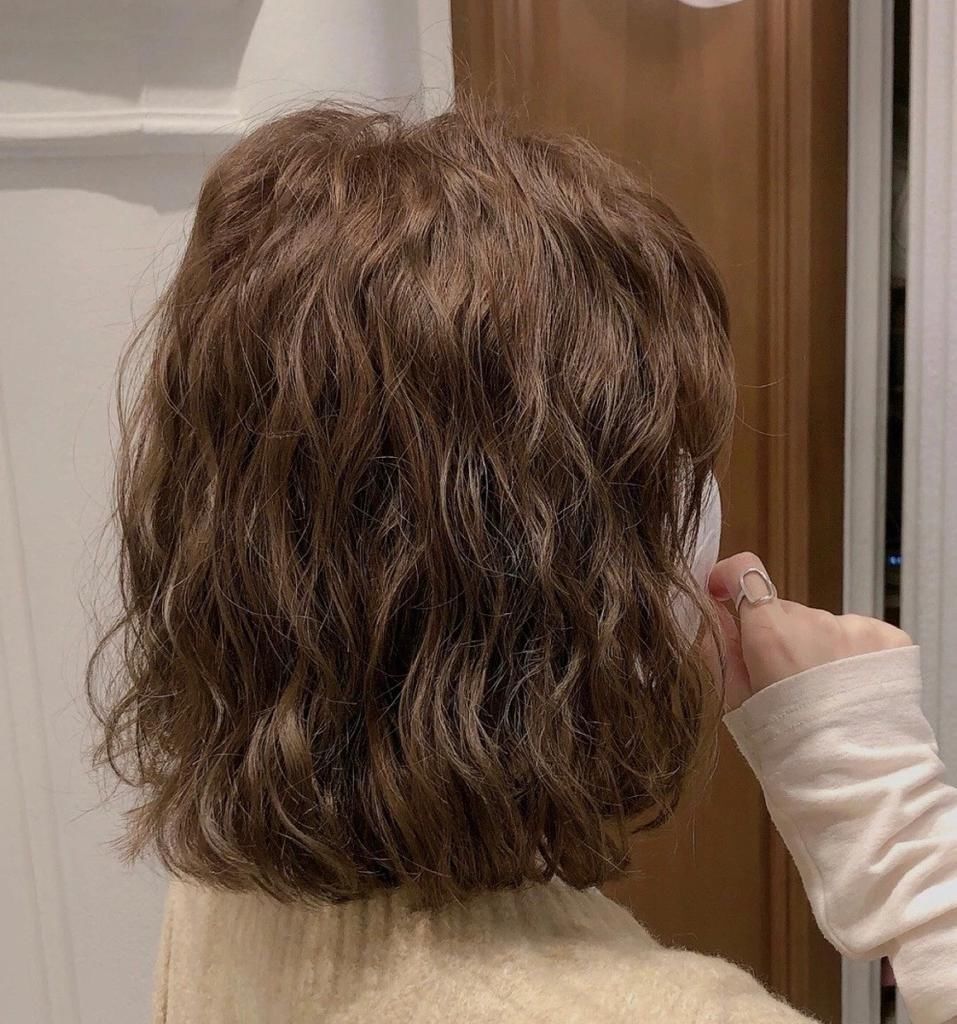 越烫越时尚发型20款，蓬松瘦脸真洋气，有你同款吗