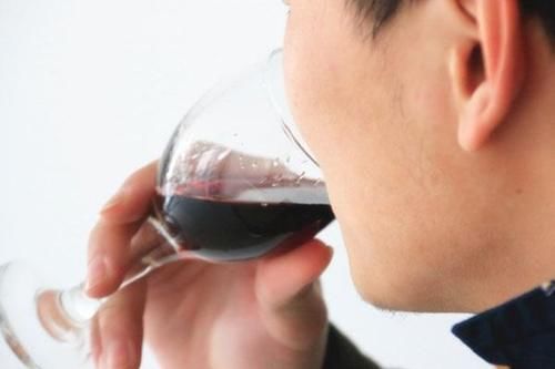 喝红酒能去除血管中的垃圾？真正清扫血管的方法被发现，照着做