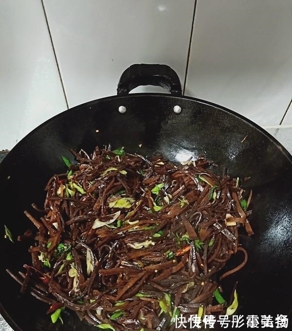 酱芋头|这碱性食物女性要吃,补充雌激素,皮肤水嫩,45岁堪比25岁!