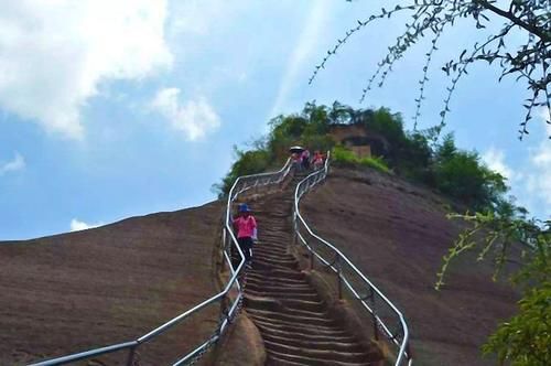 景色迷人的丹霞山，来这里爬爬山看看美景，都会豁然开朗