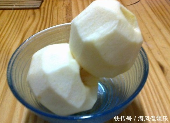 桃子|有4种水果女性在孕期要多食用,能改善宝宝皮肤,还能提高免疫力