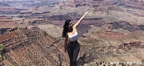 风格|打底裤美女:风格造型十分潮流的打底裤,好美