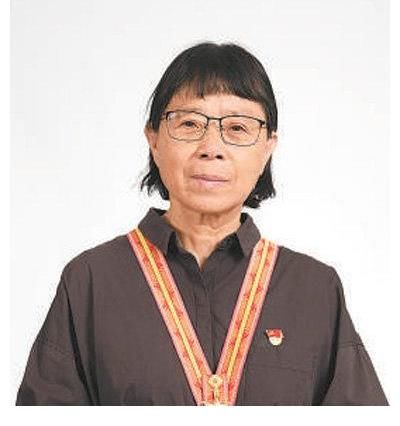 朗读者|《朗读者》第三季温暖回归,杨元喜,张桂梅讲述往事,引人落泪