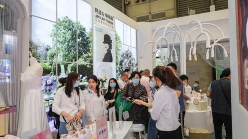 美博会|以“芯”技术赋能，阿道夫携4大品牌亮相美博会