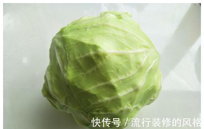 炒包菜|包菜的懒人做法，不用刀切，简单一炒就出锅，香脆又好吃
