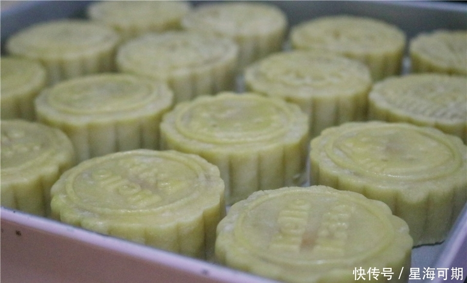 传统|传统广式月饼做法,好吃不腻,新手也成功,附4种经典馅料