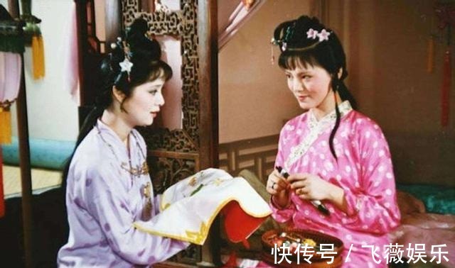 宝钗&林黛玉姑苏归来,给众人分礼物,为何被府中人称为是“势利眼”?