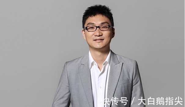 母校|拼多多创始人：40岁选择退出，放弃首富称号，向母校捐赠1亿美金